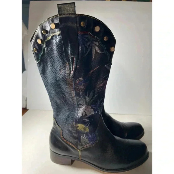 Black Floral Women's Boots - Picture 5 of 9